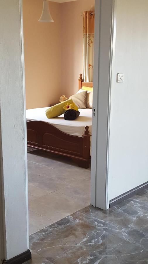 Aux Plaisirs De La Vie Chambre Chez L Habitant Flic en Flac Экстерьер фото
